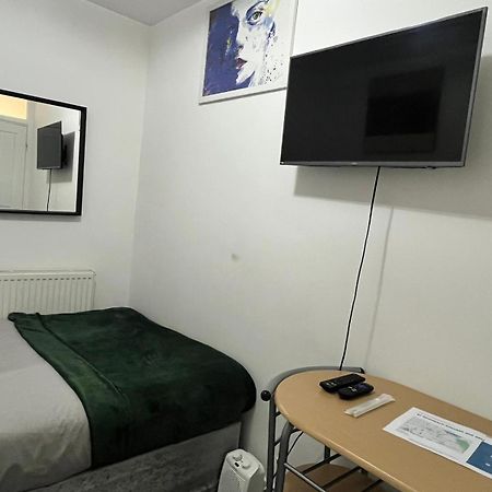 Home Away London Luaran gambar